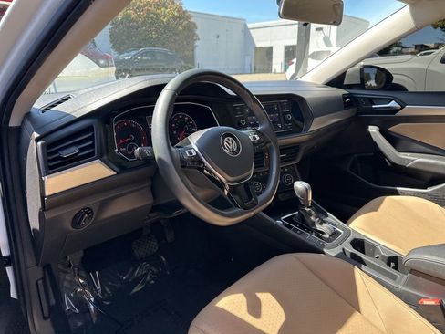 Used 2020 Volkswagen Jetta SE FWD image 9