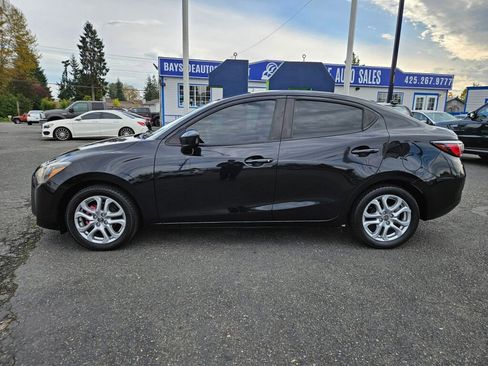 Used 2016 Scion iA FWD image 2