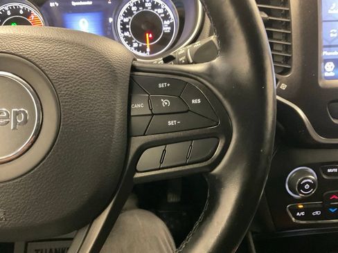 Used 2020 Jeep Cherokee Trailhawk w/ Cold Weather Group AWD/4WD image 23