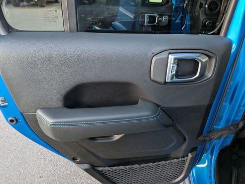 Used 2024 Jeep Wrangler Unlimited Rubicon 4xe image 27