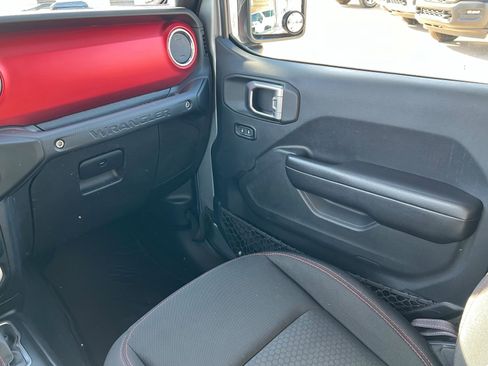 Used 2019 Jeep Wrangler Unlimited Rubicon image 12