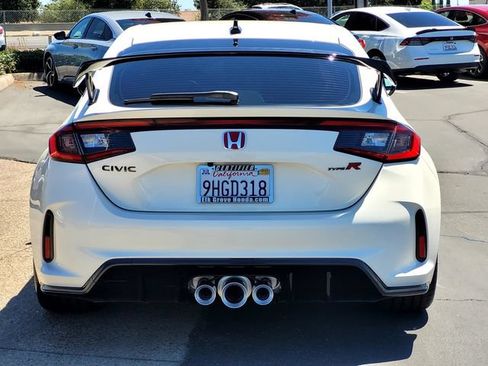 Used 2023 Honda Civic Type R image 5