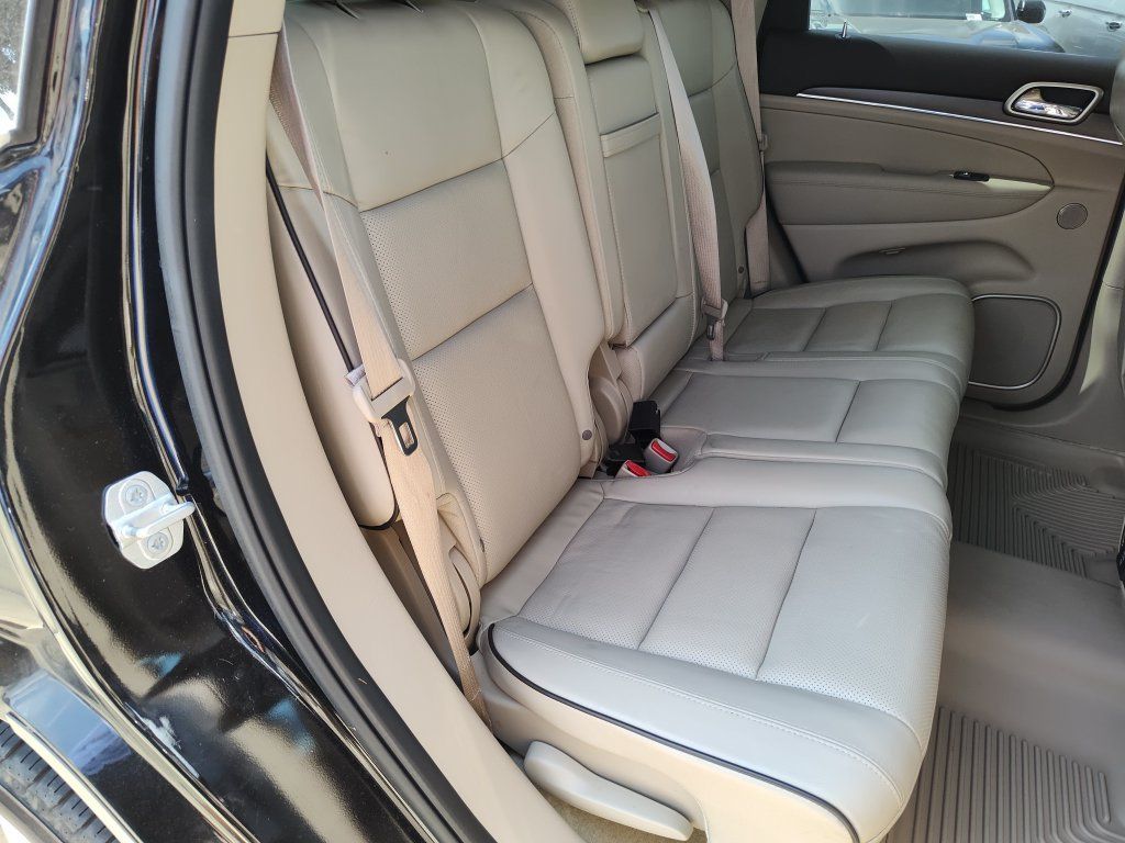 Used 2017 Jeep Grand Cherokee Overland RWD image 35