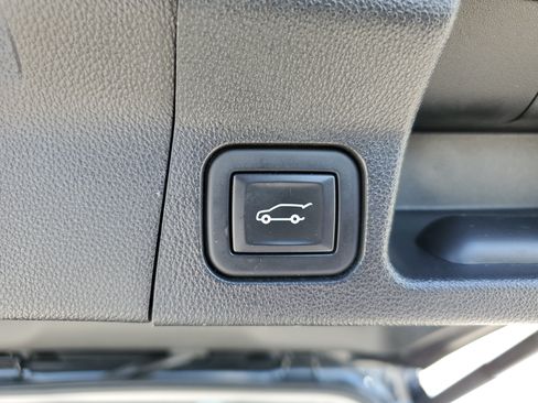 Used 2020 GMC Acadia SLT AWD/4WD image 10