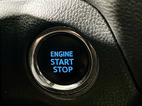 Used 2019 Toyota RAV4 XLE FWD image 22
