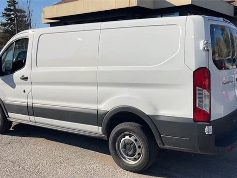 Used 2017 Ford Transit 250 130 Low Roof image 18