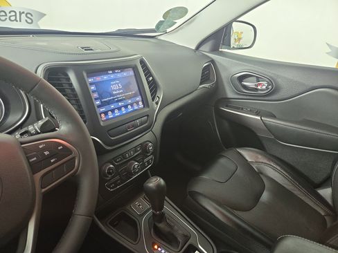 Certified 2022 Jeep Cherokee Latitude Lux FWD image 24