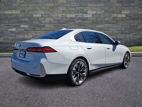 New 2026 BMW 530i xDrive AWD/4WD image 6