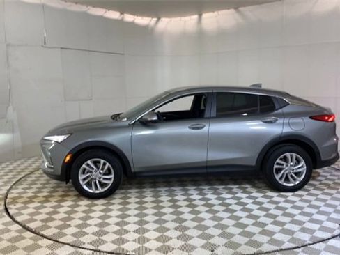 Used 2024 Buick Envista Preferred w/ Convenience I Package image 5