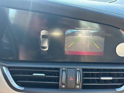 Used 2018 Alfa Romeo Giulia Ti w/ Quick Order Package 22X Lusso image 29