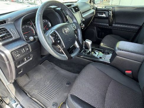 Certified 2022 Toyota 4Runner TRD Off-Road AWD/4WD image 10