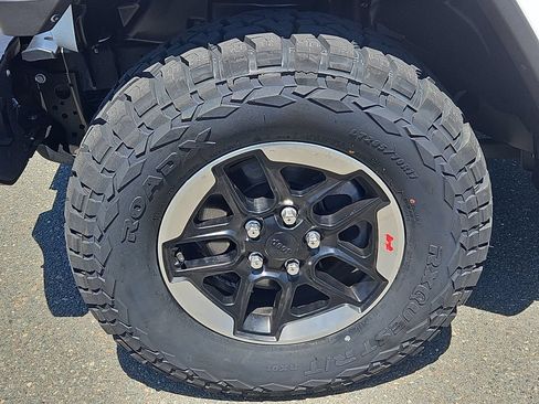 Used 2021 Jeep Wrangler Unlimited Rubicon w/ Dual Top Group AWD/4WD image 7