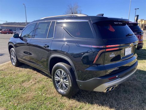 New 2025 Chevrolet Traverse LT w/ LPO, Floor Liner Package image 6
