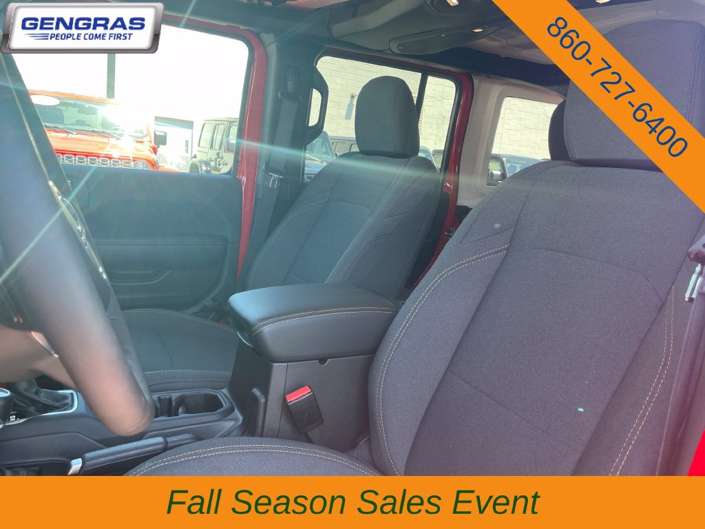 Used 2025 Jeep Wrangler Unlimited Sahara AWD/4WD image 41