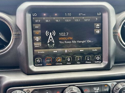 Used 2023 Jeep Wrangler Unlimited Sahara AWD/4WD image 16
