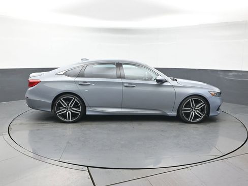 Used 2021 Honda Accord Touring image 7