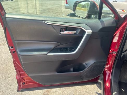 Used 2019 Toyota RAV4 XLE w/ Convenience Package AWD/4WD image 7