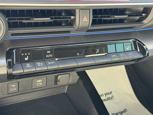New 2026 Toyota Prius XLE FWD image 17