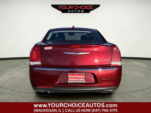 Used 2019 Chrysler 300 Limited image 4