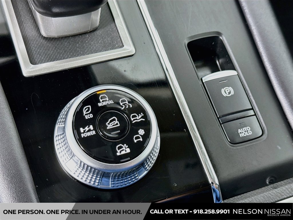 Used 2023 Mitsubishi Outlander Ralliart AWD/4WD image 34