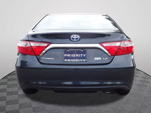 Used 2017 Toyota Camry LE FWD image 3