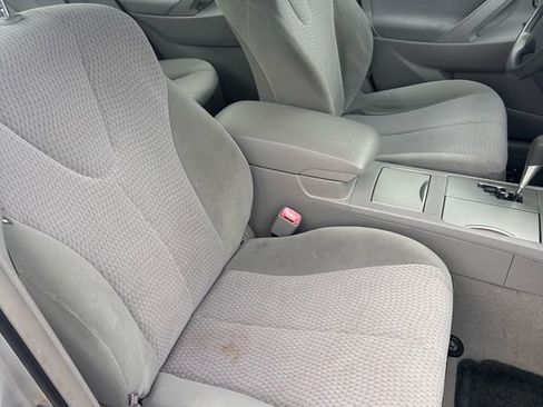 Used 2011 Toyota Camry LE image 11