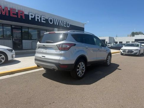 Used 2017 Ford Escape Titanium AWD/4WD image 5