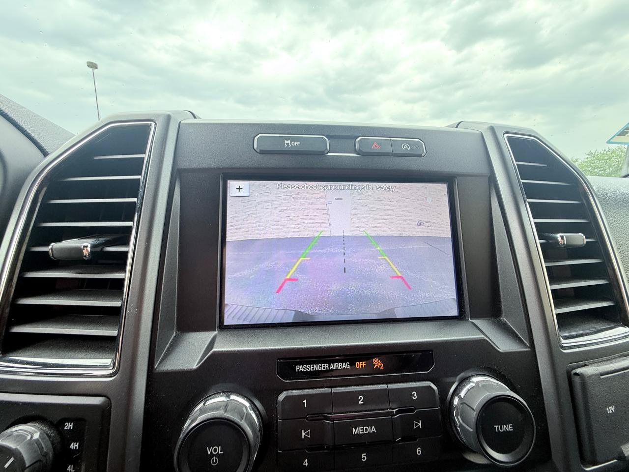 Used 2019 Ford F150 XLT w/ Equipment Group 302A Luxury AWD/4WD image 16
