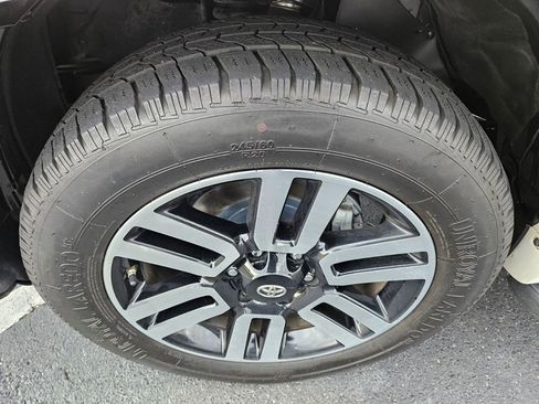 Used 2021 Toyota 4Runner Limited image 19