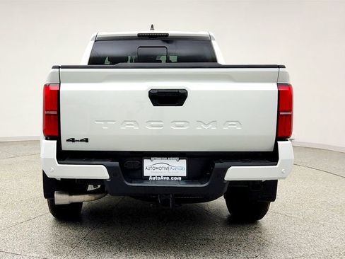Used 2025 Toyota Tacoma TRD Sport w/ TRD Sport Upgrade Package AWD/4WD image 6