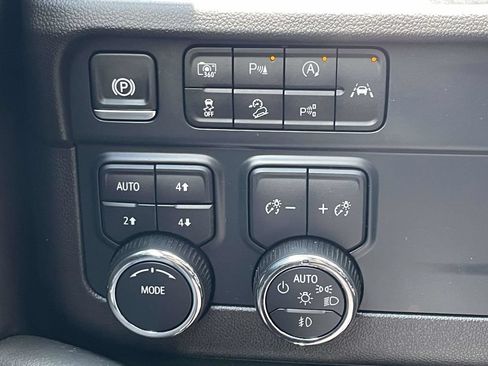 Used 2025 Chevrolet Tahoe Z71 AWD/4WD image 30