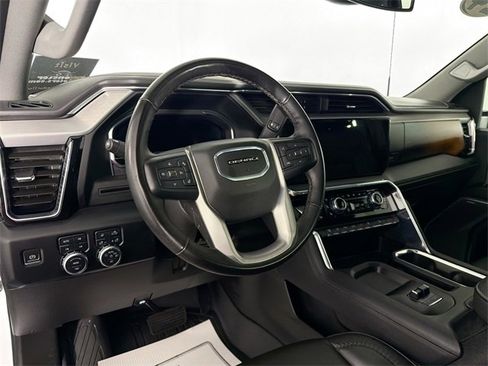 Used 2024 GMC Sierra 3500 Denali image 9