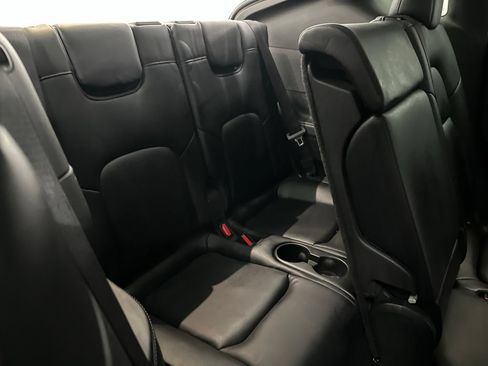 Used 2021 Tesla Model Y Long Range AWD/4WD image 25