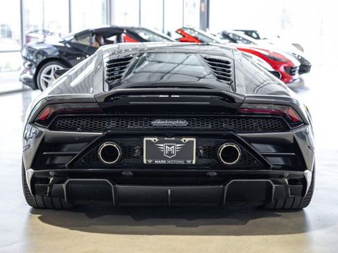 Used 2021 Lamborghini Huracan EVO RWD image 5
