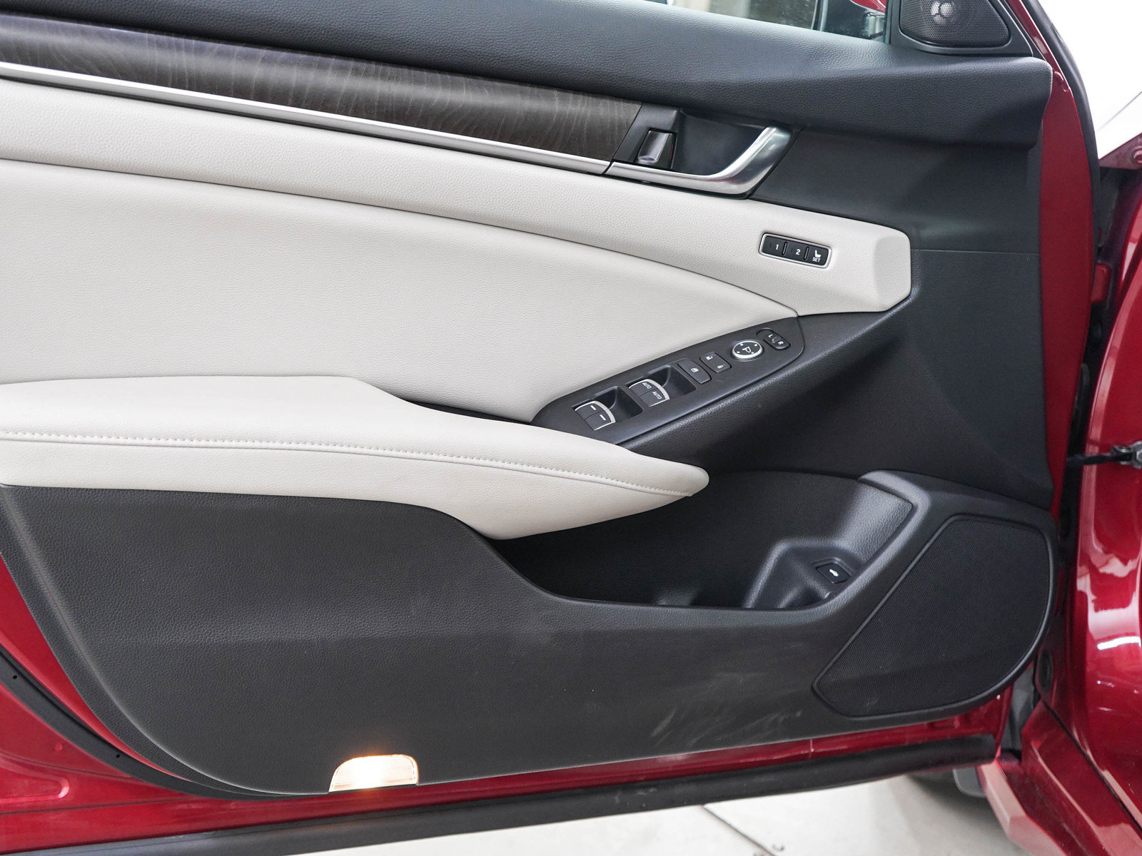 Used 2018 Honda Accord EX-L image 17