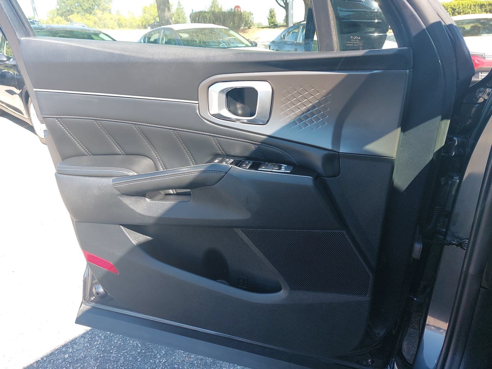 Used 2023 Kia Sorento SX FWD image 27