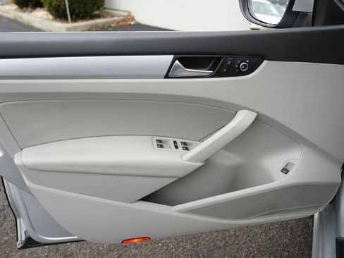 Used 2012 Volkswagen Passat 2.5 SE image 20