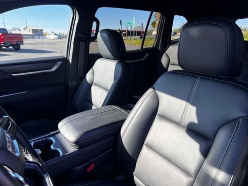 Used 2024 GMC Acadia Elevation image 15