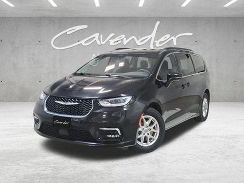 Used 2022 Chrysler Pacifica Touring-L FWD image 1