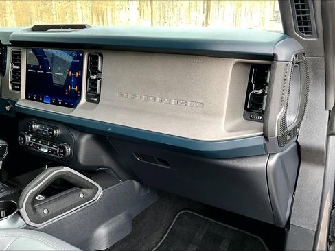 Used 2024 Ford Bronco Outer Banks image 19