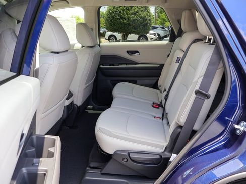 New 2026 Nissan Pathfinder SL FWD image 8