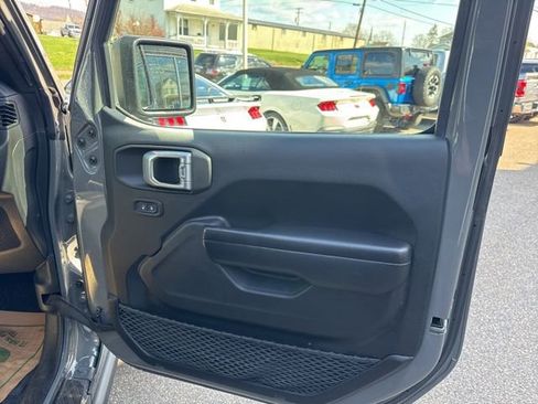 Used 2021 Jeep Gladiator Sport AWD/4WD image 29