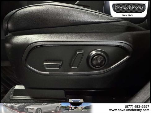 Used 2023 Jeep Grand Cherokee Limited AWD/4WD image 19
