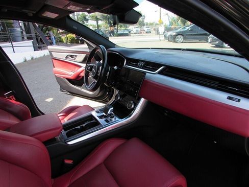 Used 2021 Jaguar XF R-Dynamic SE AWD/4WD image 30