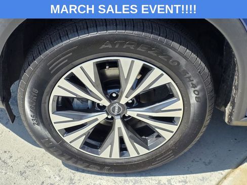 Used 2023 Nissan Rogue SV image 34