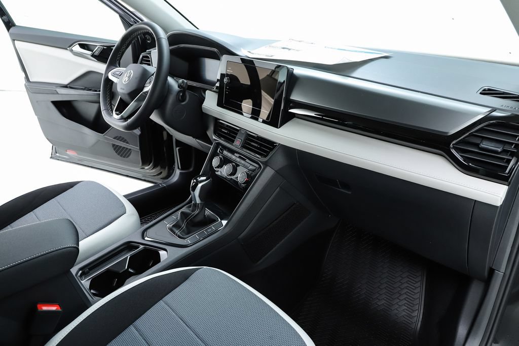 New 2026 Volkswagen Taos S FWD image 32