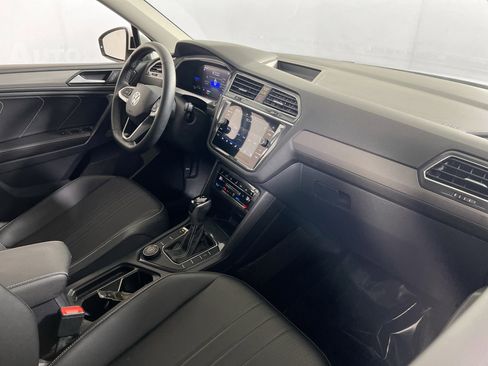Used 2023 Volkswagen Tiguan SE image 27