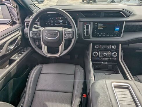 Used 2024 GMC Yukon XL Denali image 19