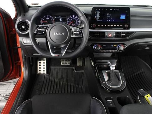 Used 2024 Kia Forte GT-Line image 11