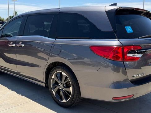 Used 2023 Honda Odyssey Elite image 3